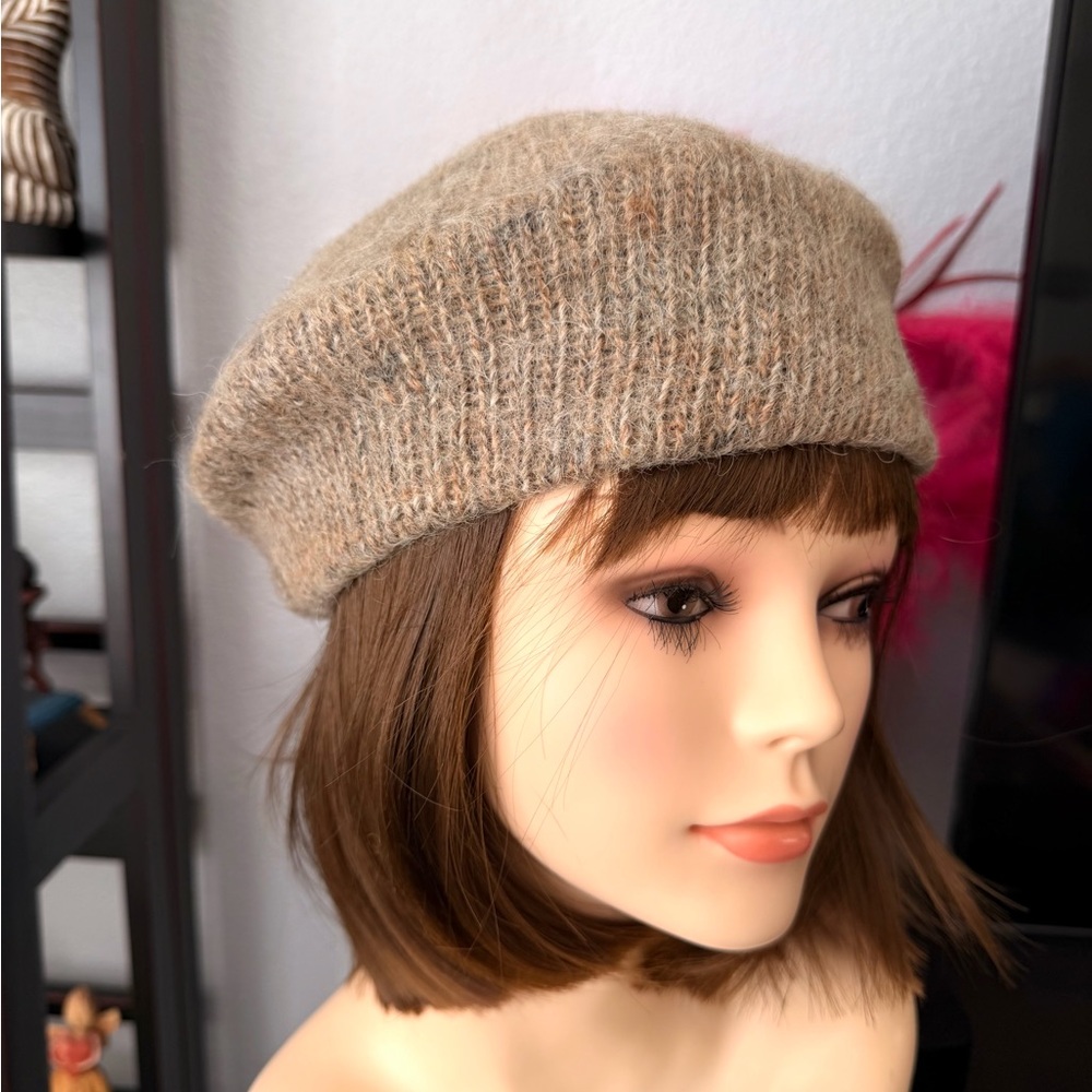 Classic Tan Grey Wool Knit Beret